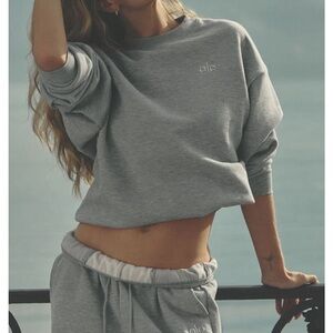 ALO Accolade Crew Neck Pullover size S